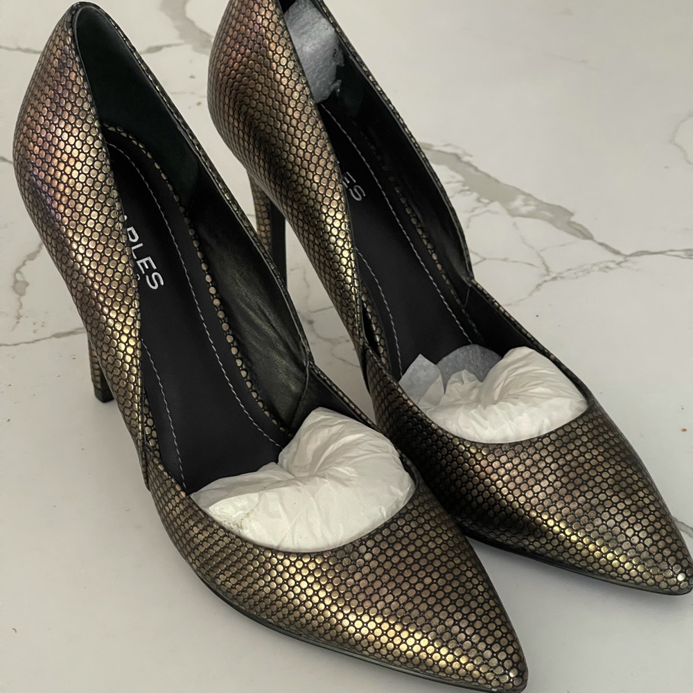 women’s Charles by Charles David “Parker” 10